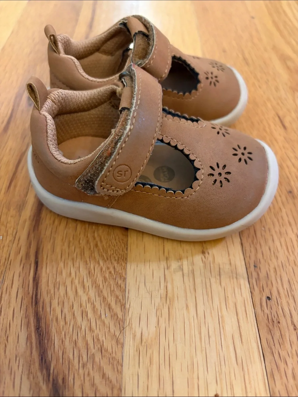 Stride Rite Toddler Tan Mary Jane Shoes with Flower Cutouts